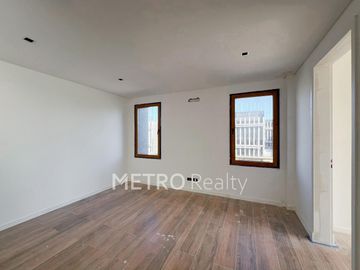 Casa en venta al lago central con 4 suites en Virazon, Nordelta