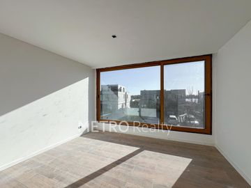 Casa en venta al lago central con 4 suites en Virazon, Nordelta