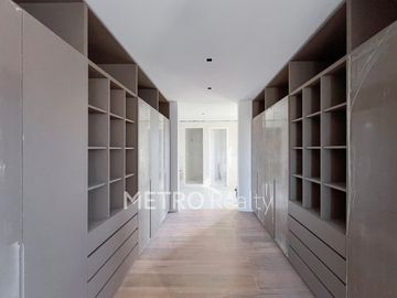 Casa en venta al lago central con 4 suites en Virazon, Nordelta