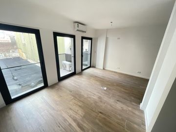 Monoambiente con balcón - Venta con Renta - Esmeralda Suite