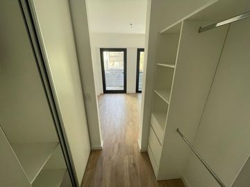 Monoambiente con balcón - Venta con Renta - Esmeralda Suite