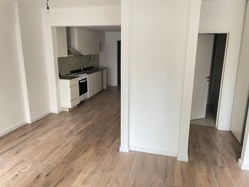 Monoambiente en venta con balcon - Microcentro
