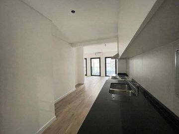 Monoambiente en venta con balcon - Microcentro