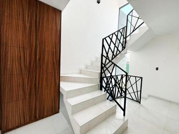 Casas en venta en ALTAMIRA Residencial, a unos metros de la Radial con 3 recámaras y Roof Garden