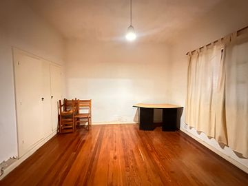 VENTA PH 3 AMB FRENTE JARDIN COCHERA, BERNAL