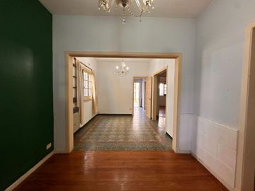 VENTA PH 3 AMB FRENTE JARDIN COCHERA, BERNAL