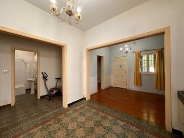 VENTA PH 3 AMB FRENTE JARDIN COCHERA, BERNAL