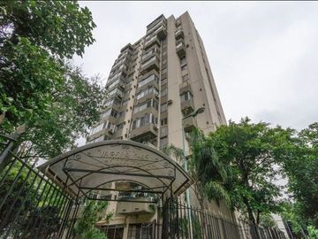 Venta, 4 ambientes Flores piso alto !