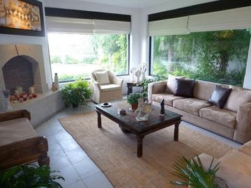 CASA EN VENTA EN VILLAS DEL MESÓN