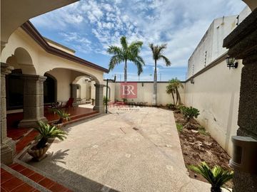 CASA EN VENTA EN COL. ZONA NORTE. CD. OBREGÓN, SONORA
