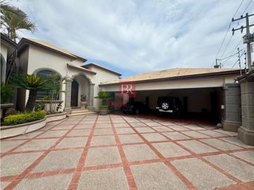 CASA EN VENTA EN COL. ZONA NORTE. CD. OBREGÓN, SONORA
