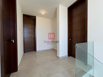 CASA EN VENTA EN FRACC. MONARCAS. CD. OBREGÓN, SONORA
