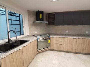 Casas En Venta En Conjunto Privado Por Galerias Serdán
