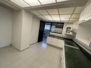 Departamento Único junto a Plaza La Cúspide - $3.7M