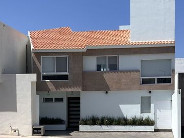 CASA HM PRIVADA ALTO LAGO