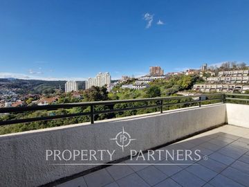 Departamento duplex en Jardin del Mar, amplios espacios.