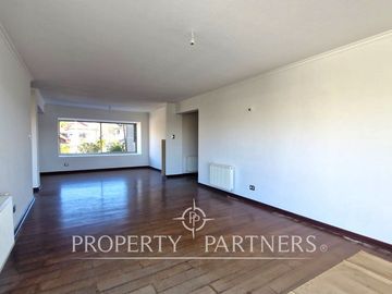 Departamento duplex en Jardin del Mar, amplios espacios.