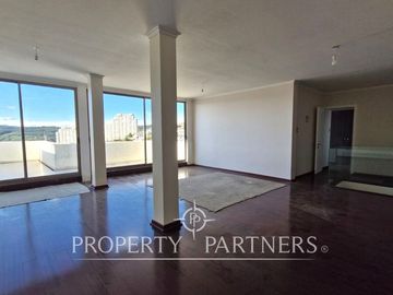 Departamento duplex en Jardin del Mar, amplios espacios.