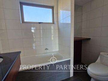 Departamento duplex en Jardin del Mar, amplios espacios.