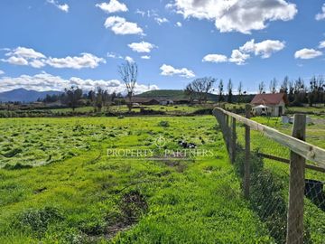 Terreno en  Exclusivo condominio residencial seguro cercano a colegios en Melipilla
