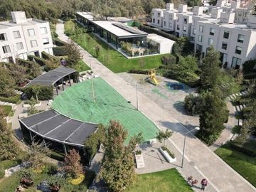 VENTA DE RESIDENCIA EN RESEVA DE LOS JINETES