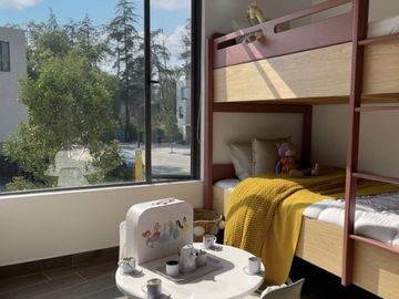 VENTA DE RESIDENCIA EN RESEVA DE LOS JINETES