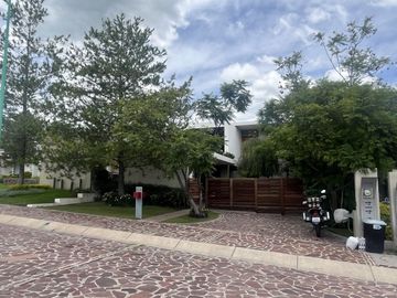 CASA EN VENTA EN EL COUNTRY CLUB GRAN JARDIN LEÓN GUANAJUATO