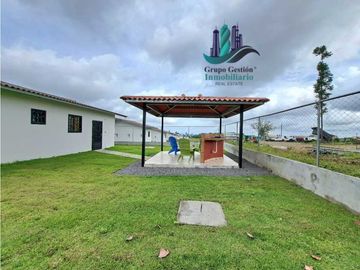 VENDO CASA AMOBLADA EN BOQUETE