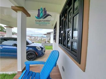 VENDO CASA AMOBLADA EN BOQUETE
