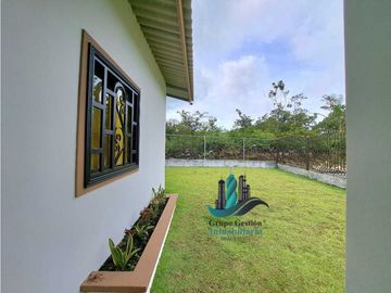 VENDO CASA AMOBLADA EN BOQUETE