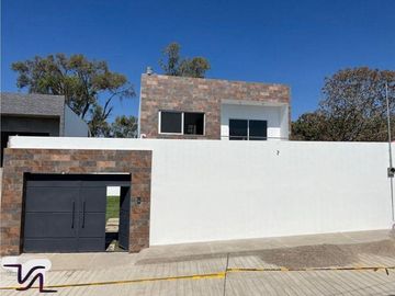 CASA MODERNA AL SUR DE CUERNAVACA