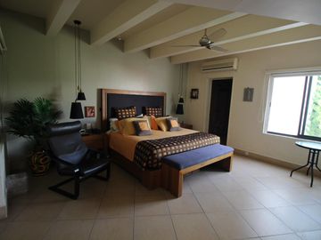 HERMOSA CASA EN FRACC. BURGOS