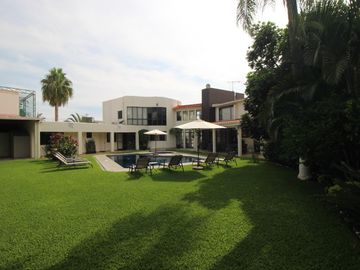 HERMOSA CASA EN FRACC. BURGOS