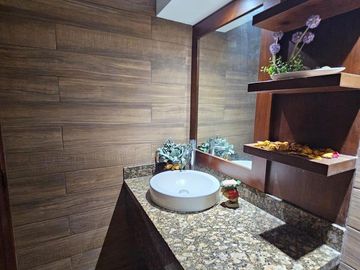 Casa en Venta,3 Dormitorios,patio grande,UEES, Samborodón