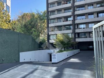 Estacionamiento en Venta en Av Andrés Bello / Antonio Bellet