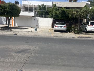 CASA EN VENTA EN JARDINES DEL MORAL LEÓN GUANAJUATO