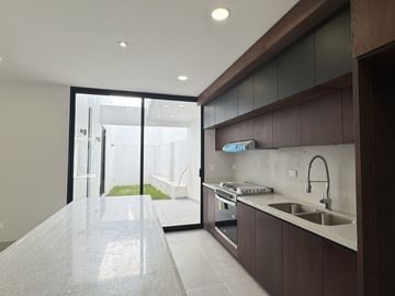 CASA AMALIA EN VENTA CON RECAMARA EN PLANTA BAJA EN LA ANTIGUA CEMENTERA