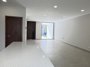 CASA AMALIA EN VENTA CON RECAMARA EN PLANTA BAJA EN LA ANTIGUA CEMENTERA