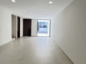 CASA AMALIA EN VENTA CON RECAMARA EN PLANTA BAJA EN LA ANTIGUA CEMENTERA