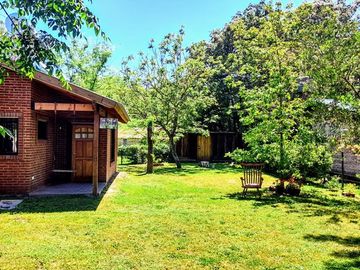 Descubre una encantadora casa estilo chalet en Salvador María | Lobos