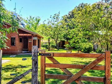 Descubre una encantadora casa estilo chalet en Salvador María | Lobos