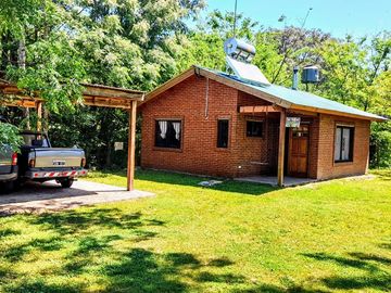 Descubre una encantadora casa estilo chalet en Salvador María | Lobos