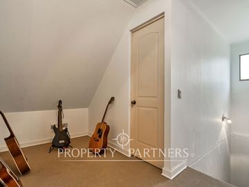 Venta de hermosa Casa en Condominio Cordillera a pasos de Colegio Pumahue y Dunalastair de Peñalolén
