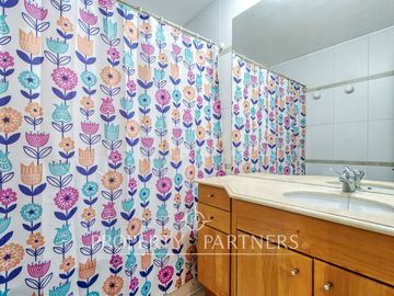 Venta de hermosa Casa en Condominio Cordillera a pasos de Colegio Pumahue y Dunalastair de Peñalolén