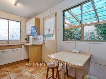 Venta de hermosa Casa en Condominio Cordillera a pasos de Colegio Pumahue y Dunalastair de Peñalolén