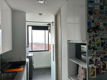 Vista Panorámica y Exclusividad: Apartamento en Benedictinos, Envigado