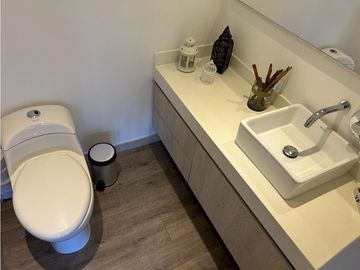 Vista Panorámica y Exclusividad: Apartamento en Benedictinos, Envigado