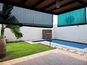 Casa en Venta en Residencial Esmeralda Norte, Colima, Colima.