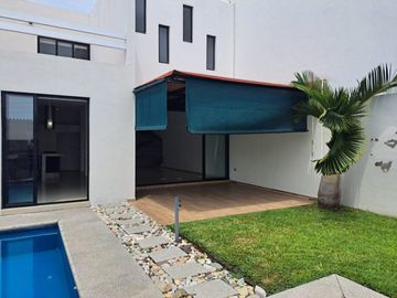 Casa en Venta en Residencial Esmeralda Norte, Colima, Colima.