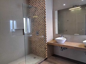 Casa en Venta en Residencial Esmeralda Norte, Colima, Colima.